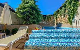 Arcadia Villa Apartments